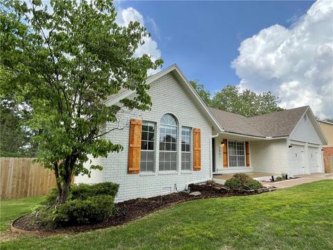 2801 W Sumac St, Rogers, AR 72758