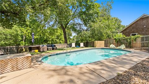 2512 NW Turner Dr, Bentonville, AR 72712
