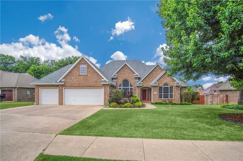 1108 NE Buckingham Blvd, Bentonville, AR 72712