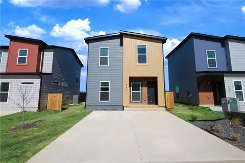 960 Boardwalk Ave, Centerton, AR 72719