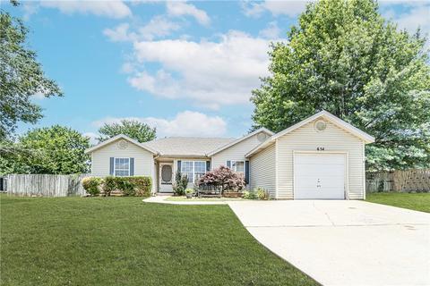 654 Daisy Ln, Springdale, AR 72764