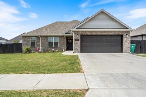 1601 Ashmore Landing Loop, Centerton, AR 72719