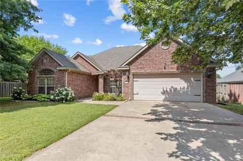 597 N Brandy Station Dr, Fayetteville, AR 72704