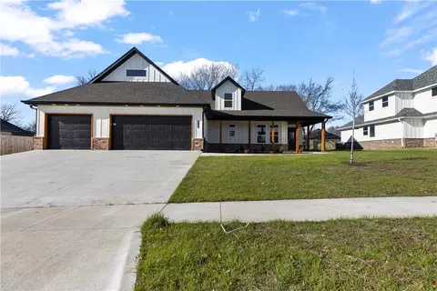 216 Mueller Way, Prairie Grove, AR 72753