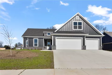 814 Spurgeon Ln, Prairie Grove, AR 72753