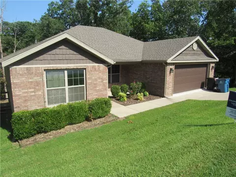 18 Marionet Cir, Bella Vista, AR 72714