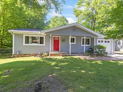 2123 Lawson St, Fayetteville, AR 72703