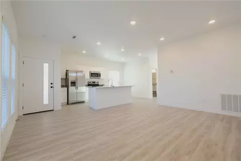 950 Boardwalk Ave, Bentonville, AR 72713 photo 2