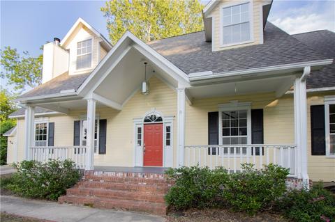 3130 N Warwick Dr, Fayetteville, AR 72703