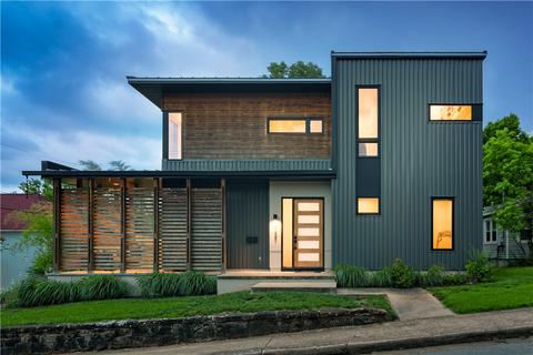 137 E Spring St, Fayetteville, AR 72701