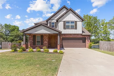 3491 E Galaxy Cir, Fayetteville, AR 72701