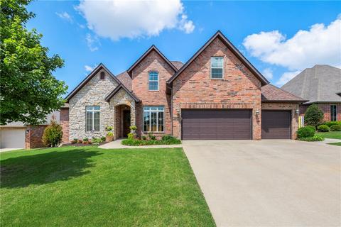 2302 S Mont Blanc Ave, Rogers, AR 72758