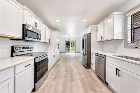 2 Hambleton Dr, Bella Vista, AR 72714