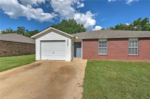 1644 N Boxley Ave, Fayetteville, AR 72704