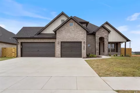 1310 Paragon Dr, Centerton, AR 72719