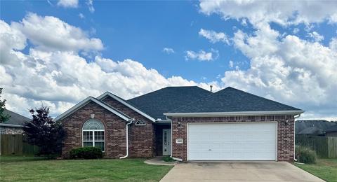 4805 W Trail Dust St, Fayetteville, AR 72704