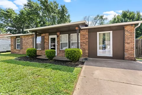 2703 N 3rd St, Rogers, AR 72756
