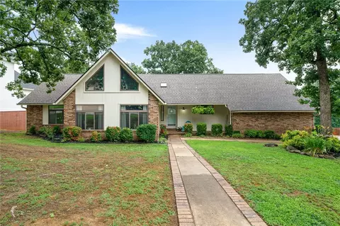 9200 Canopy Oaks Dr, Fort Smith, AR 72903