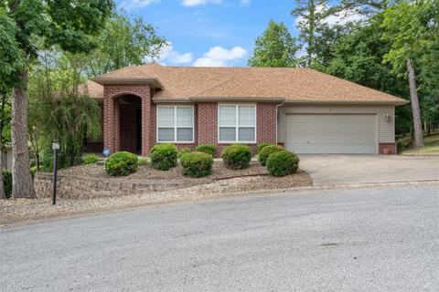 2 Norwood Pl, Bella Vista, AR 72714