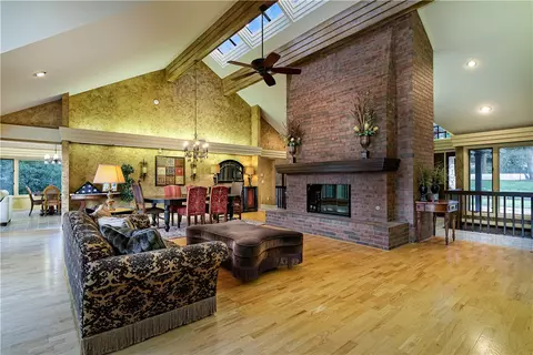 301 Emerald Point Dr, Springdale, AR 72764 photo 6