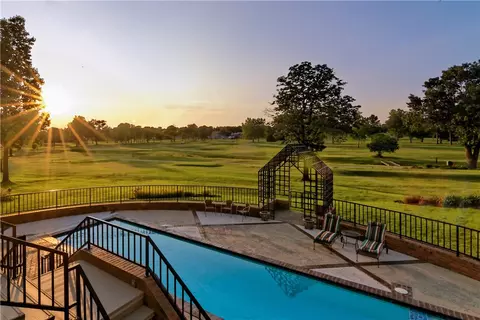 301 Emerald Point Dr, Springdale, AR 72764 photo 3