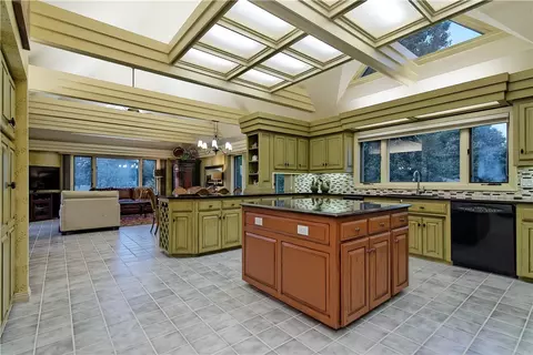 301 Emerald Point Dr, Springdale, AR 72764 photo 11
