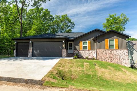 3 Morley Dr, Bella Vista, AR 72714