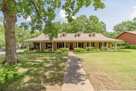 2188 E Tall Oaks Dr, Fayetteville, AR 72703