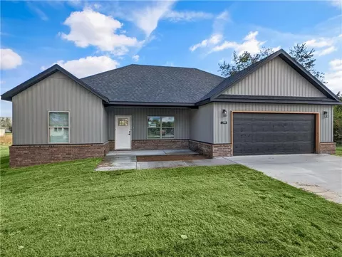 2332 John W Montgomery Cir, Pea Ridge, AR 72751