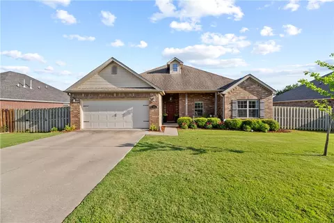 121 Sussex Ave, Lowell, AR 72745