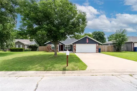 1421 Hefton St, Siloam Springs, AR 72761