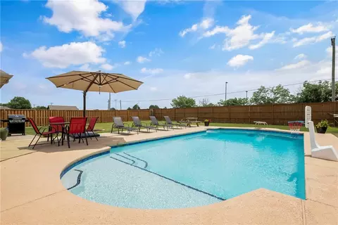 3505 NW Edgewood Ave, Bentonville, AR 72712