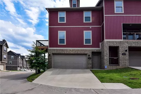 2799 Lakewood Dr, Fayetteville, AR 72704