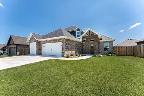 6203 S 59th St, Rogers, AR 72758