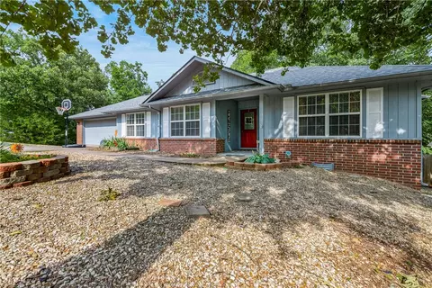 10 Pinehurst Dr, Bella Vista, AR 72715