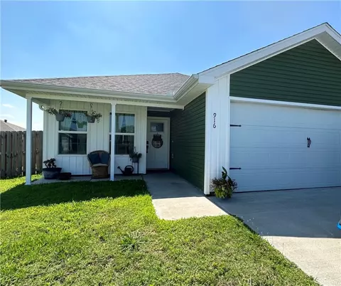 916 S Crow St, Siloam Springs, AR 72761