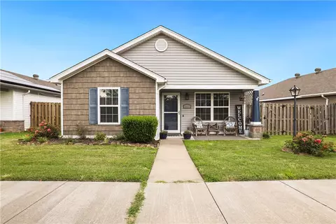 4451 W Sweetgum Ln, Fayetteville, AR 72704