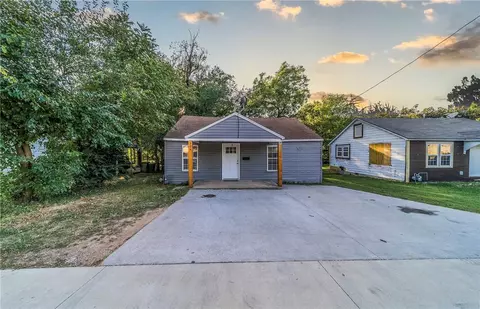 504 11th St, Rogers, AR 72756