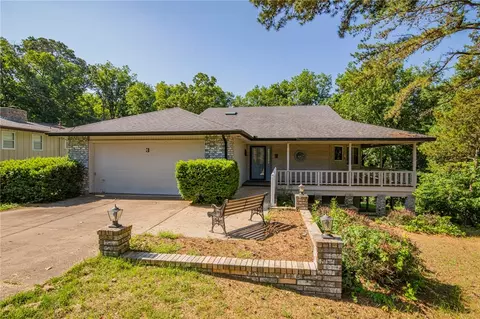 3 Sharpness Ln, Bella Vista, AR 72714