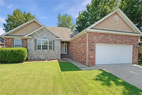 5003 Stepney Ct, Fayetteville, AR 72704