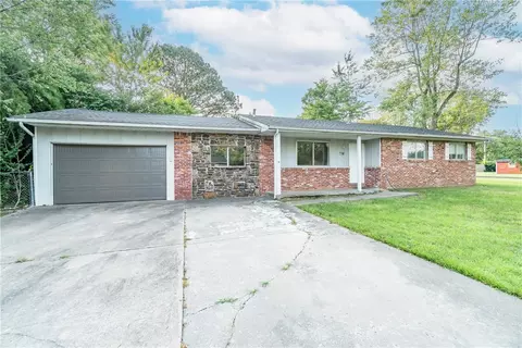 901 N 15th St, Rogers, AR 72756