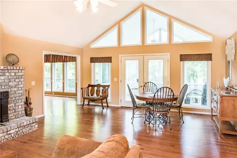30 Luncarty Ln, Bella Vista, AR 72715