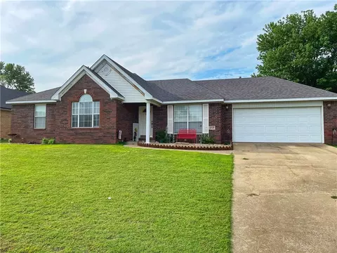 1918 Lancaster Dr, Springdale, AR 72762 photo 1