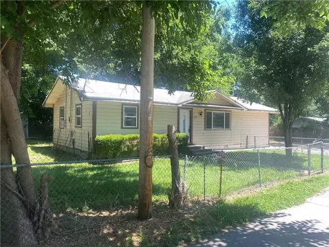 374 Smith St, Pea Ridge, AR 72751