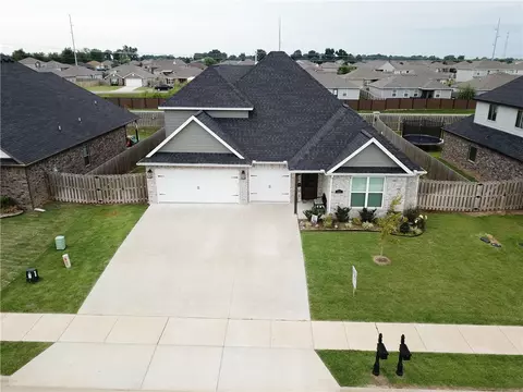 1411 Blue Moon Rd, Centerton, AR 72719