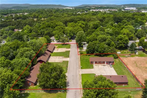 203-289 E 12th St, Fayetteville, AR 72701