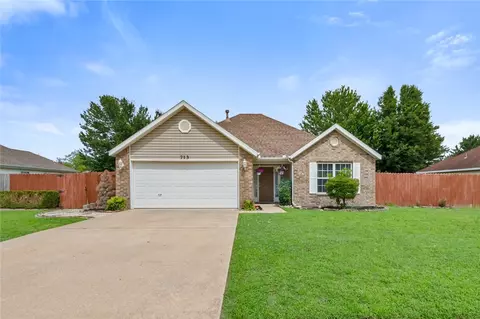 713 Crystal St, Lowell, AR 72745