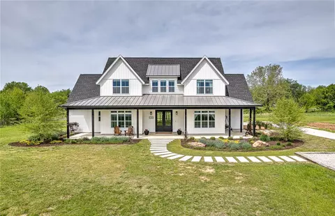 1200 Carl St, Siloam Springs, AR 72761
