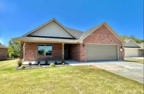 2502 N Kathryn Ln, Siloam Springs, AR 72761