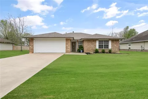 1504 W Centennial Dr, Rogers, AR 72758